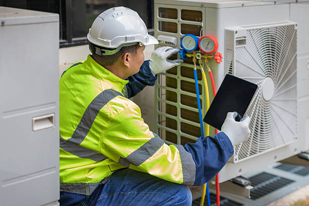 Professional Hvac technician working in Streetsboro, OH